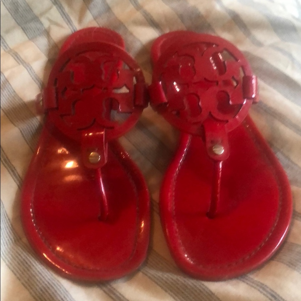 Red Tory flip flops